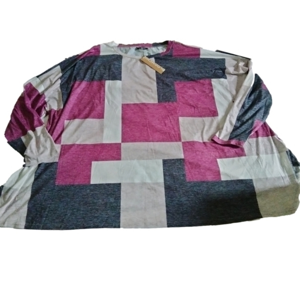 NWT BloomChic TShirt Sz30